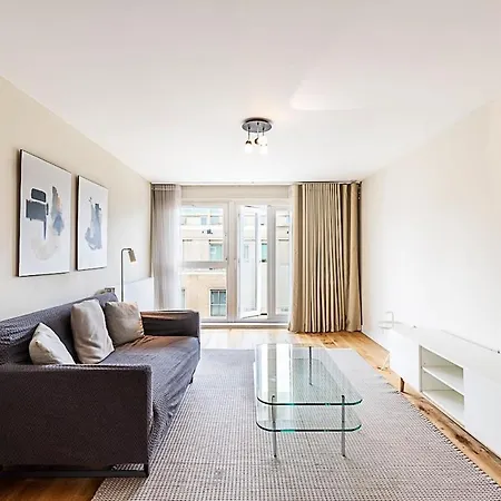 Modern Apartment With Balcony